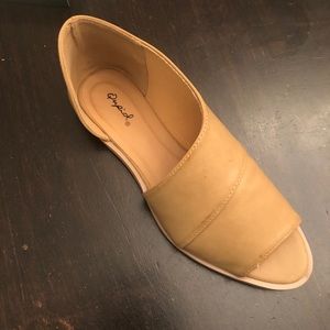 BRAND NEW, never worn, Qupid peep toe flats
